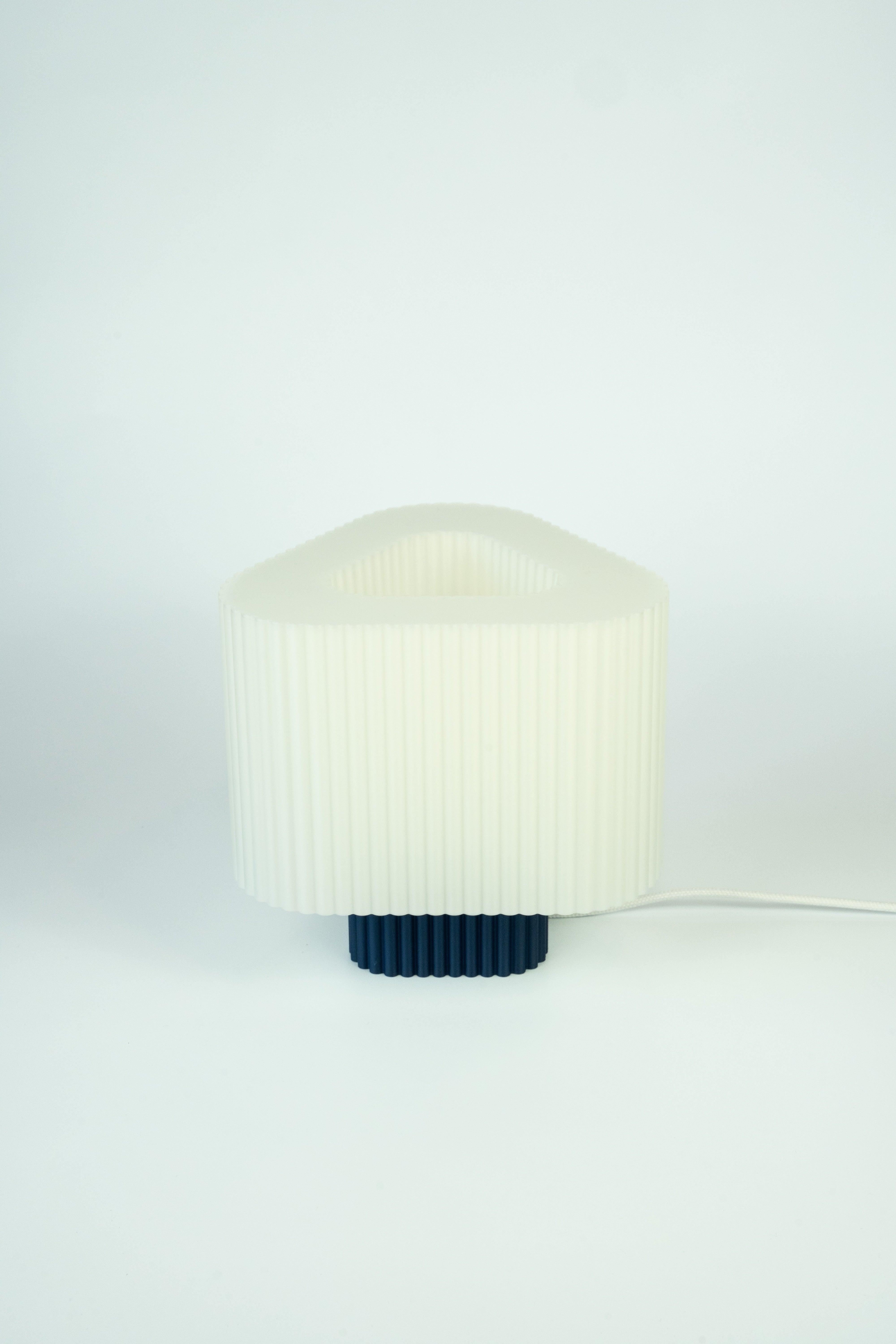 Triola Lampe Deep Sea Blue – Small