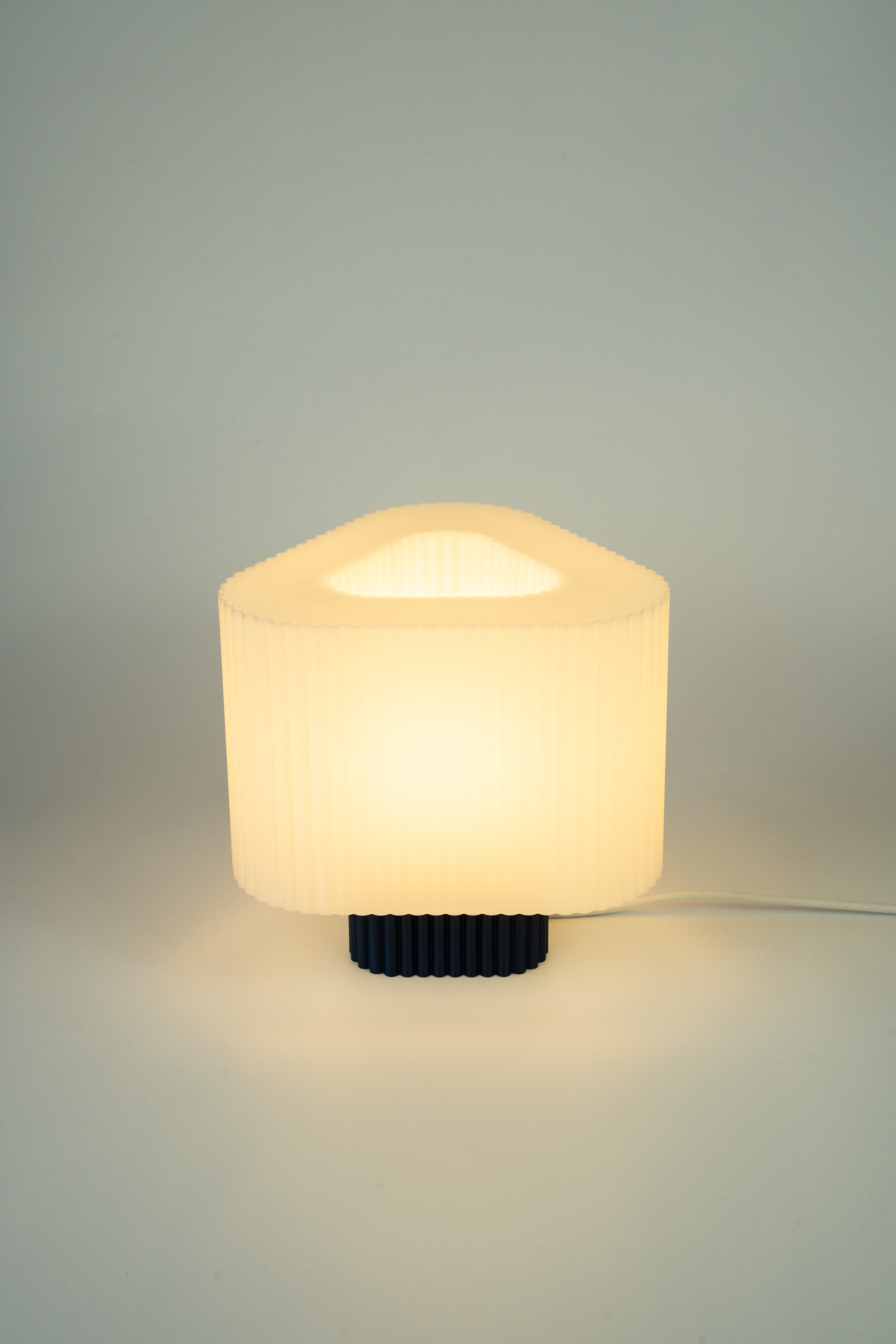 Triola Lampe Deep Sea Blue – Small