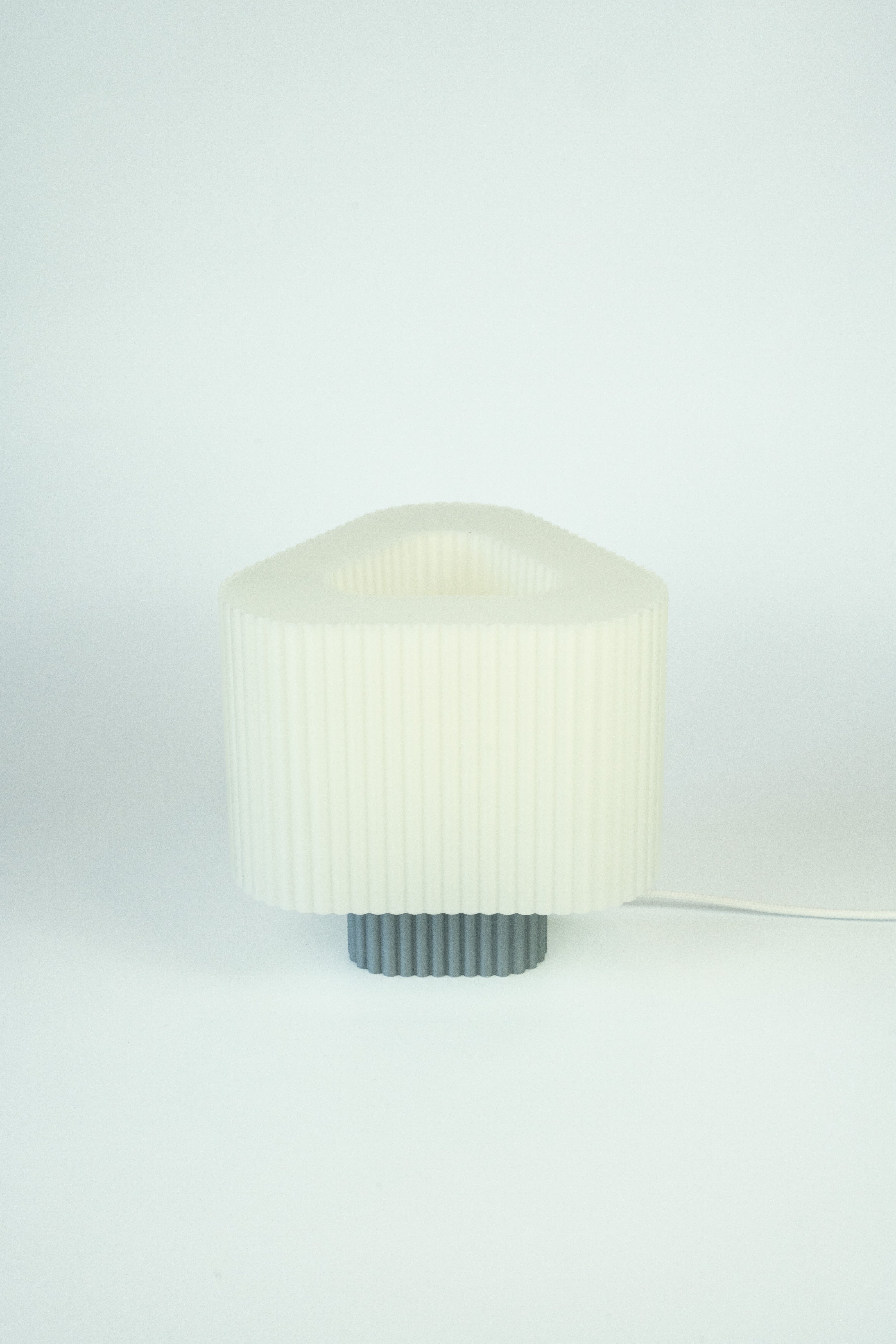 Triola Lampe Ash Grey – Small
