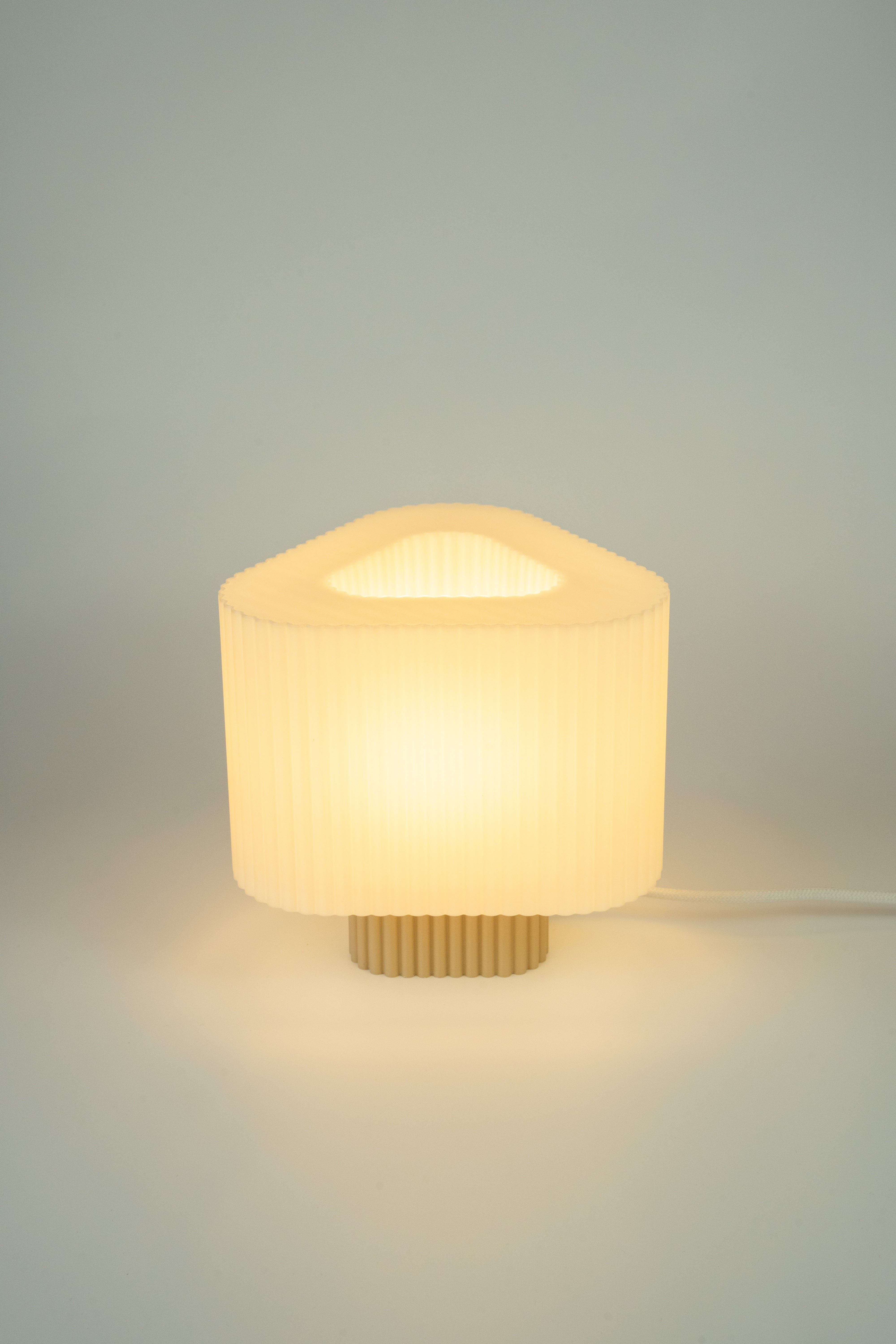 Triola Lampe Soft Sand – Small